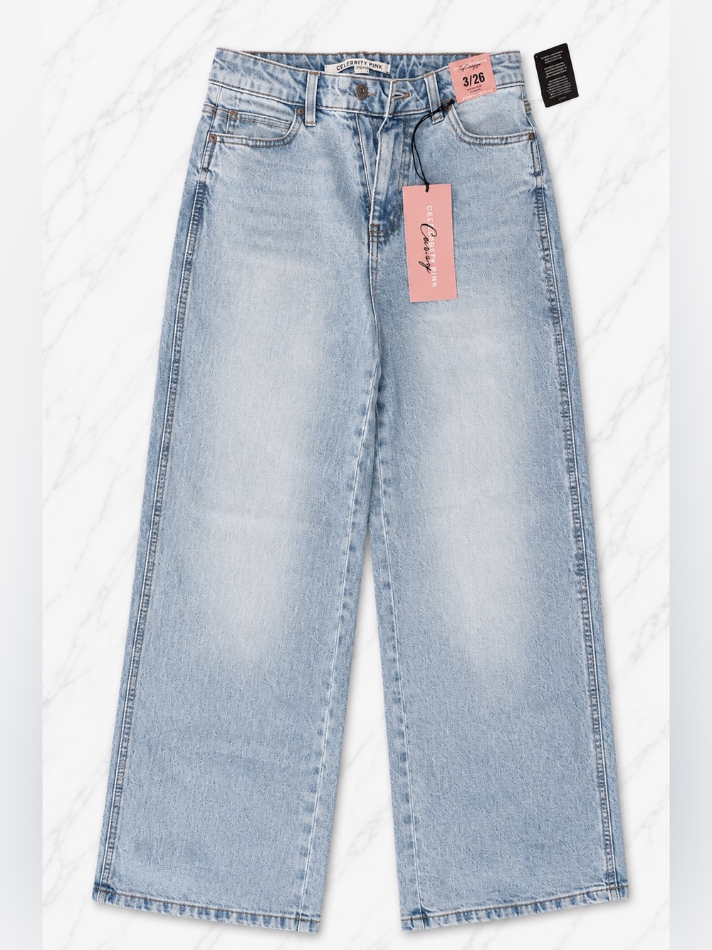 NWT Celebrity Pink Curvy Baggy Wide Leg Jeans Size 3/26 Light Wash - Picture 2 of 4